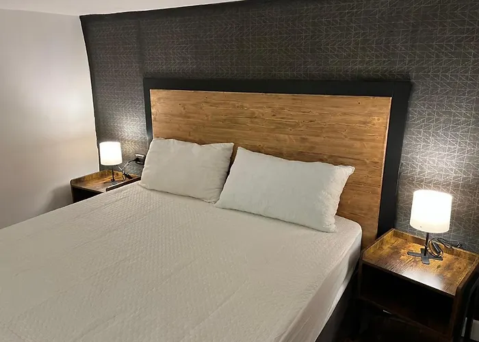 Dreaming Castel Sant'elmo نابولي